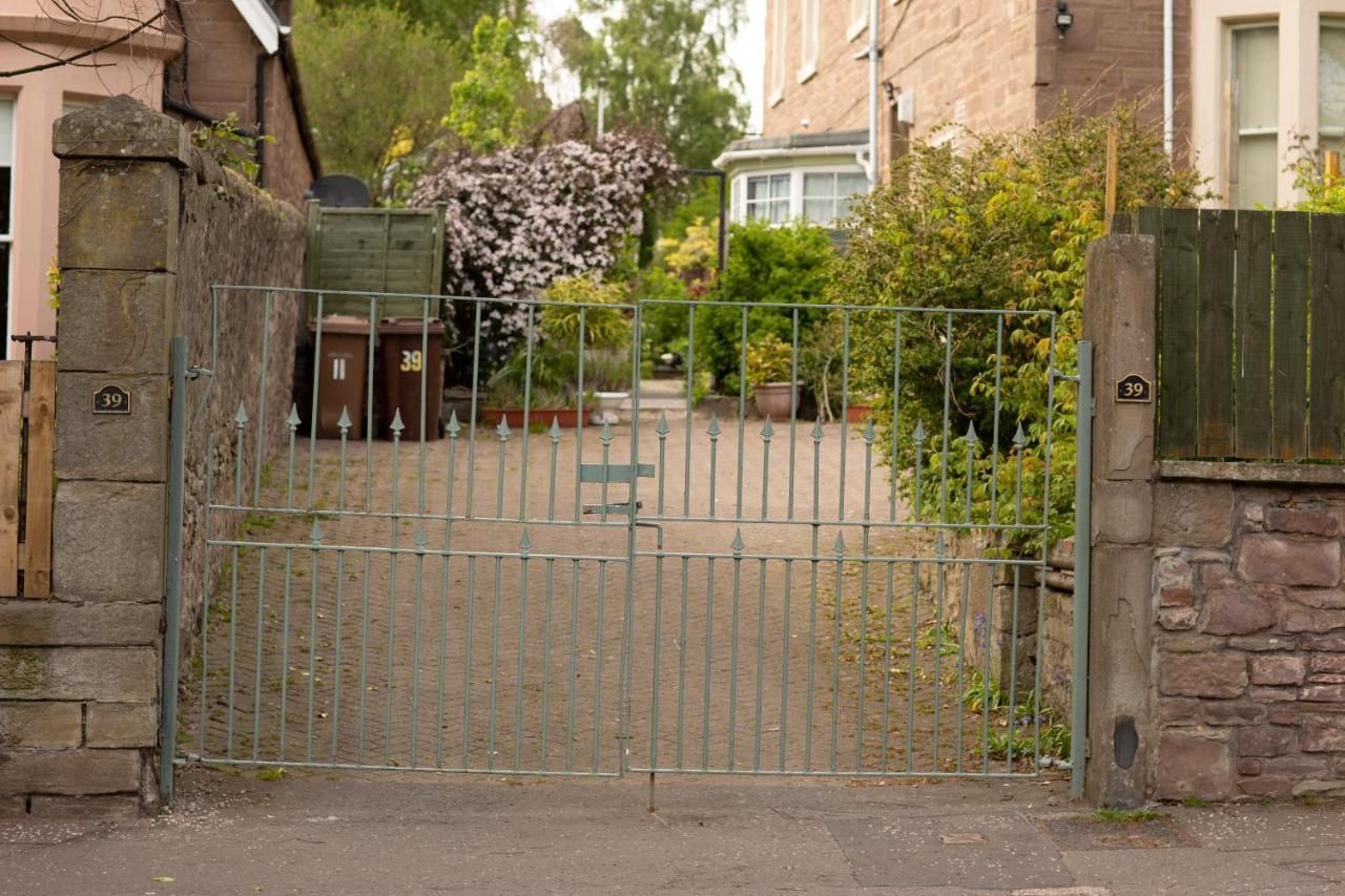 دندي 11 Somerville Place East المظهر الخارجي الصورة